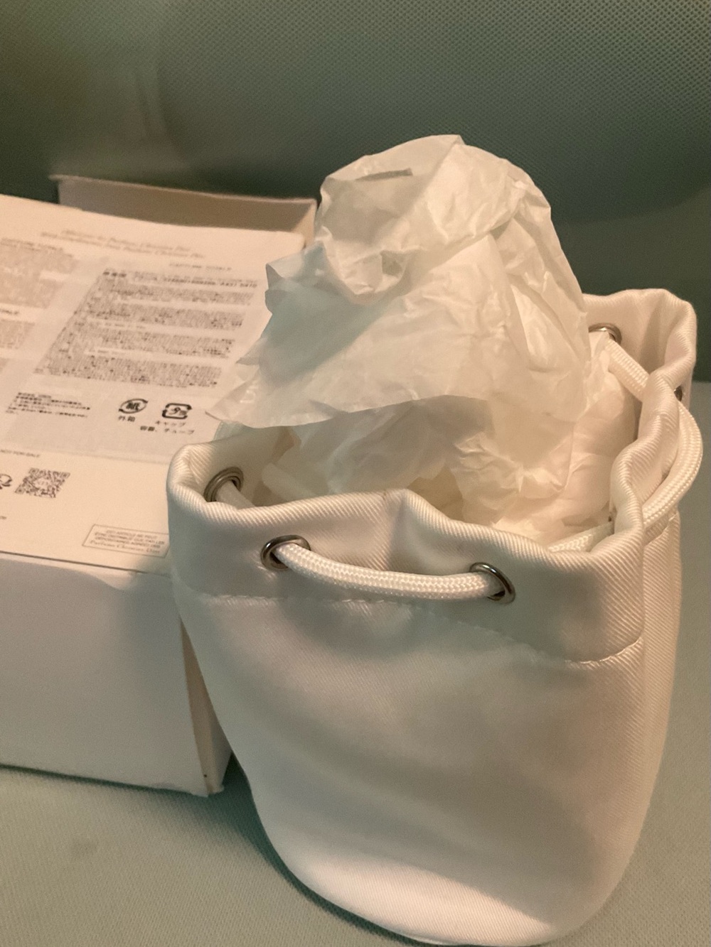 Christian Dior White Embroidered Drawstring Pouch With Skincare new - Picture 3 of 5